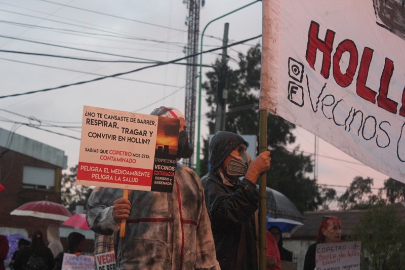  Vecinos contaminados se manifestaron en Ensenada frente al Puerto 