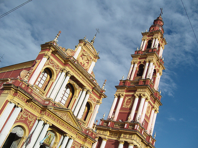 La Salta bipolar: entre el milagro y el Encuentro de Mujeres