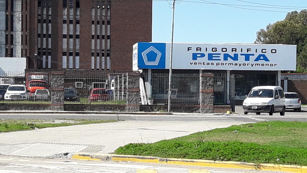 Escándalo: Frigorífico Penta cierra en medio de la pandemia para extorsionar a los trabajadores