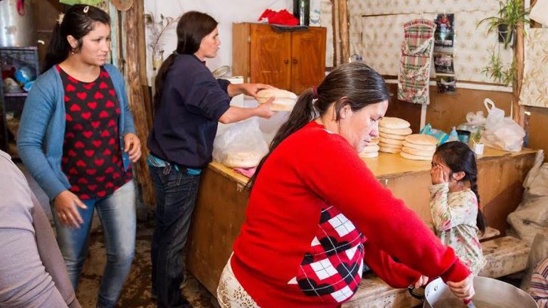 En los barrios populares de Cipolletti “nos acorrala el virus, nos acorrala el Estado”