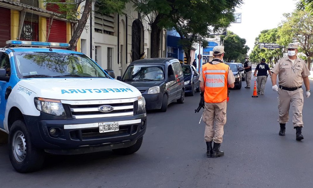 Bahía Blanca: enorme despliegue represivo y el plan sanitario brilla por su ausencia