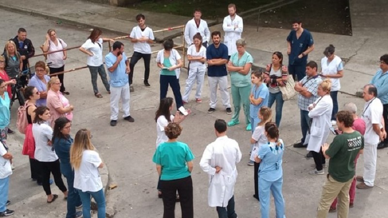 “Somos trabajadores de la primera línea, no héroes, con 2 o 3 trabajos para llegar a fin de mes"