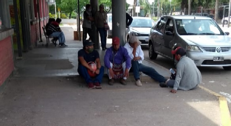 Racismo: en Tartagal no dejan que los indígenas cobren en la municipalidad