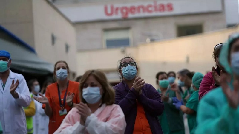 Los trabajadores de la salud nos ponemos en riesgo, los gobiernos no nos pagan el bono