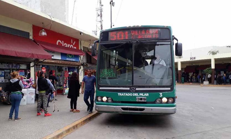 Pilar: el intendente Achával obliga a choferes de colectivos a vigilar a los pasajeros