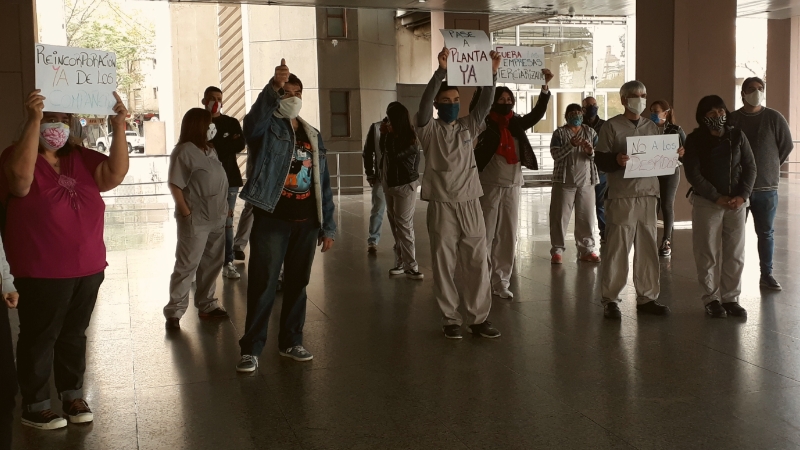 La Plata: trabajadores de limpieza de las Torres se organizan contra los despidos 