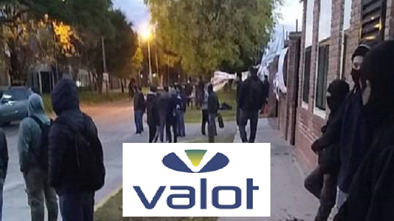 Quilmes: Valot no paga los sueldos y mantiene a sus trabajadores en la calle