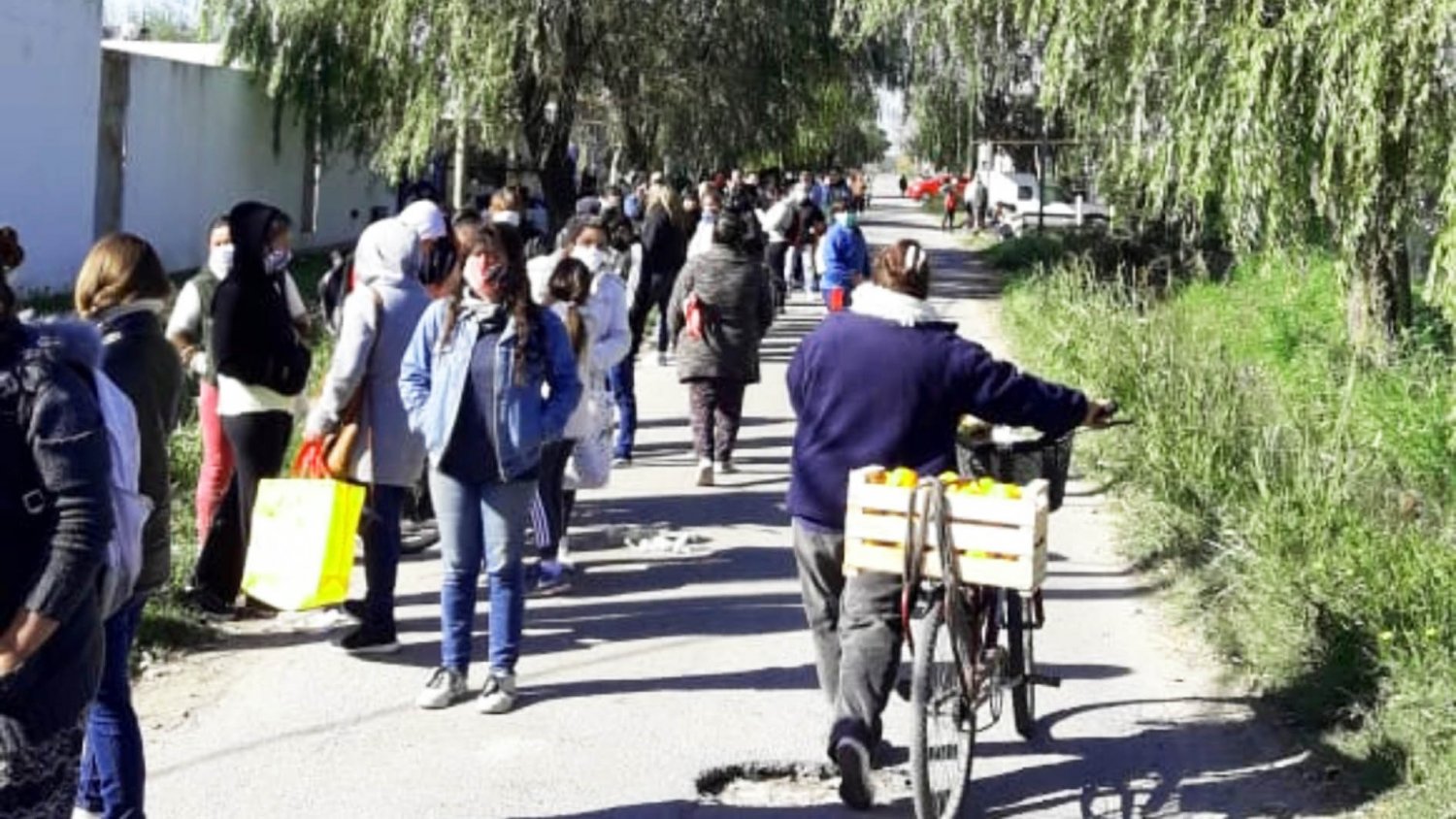 Totalmente insuficiente: 160 cupos de alimentos para 457 alumnos en escuela de La Plata