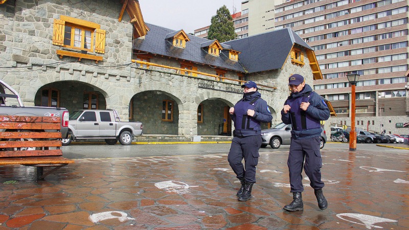 Denuncian detenciones arbitrarias en Bariloche cuando crecen los casos de COVID-19