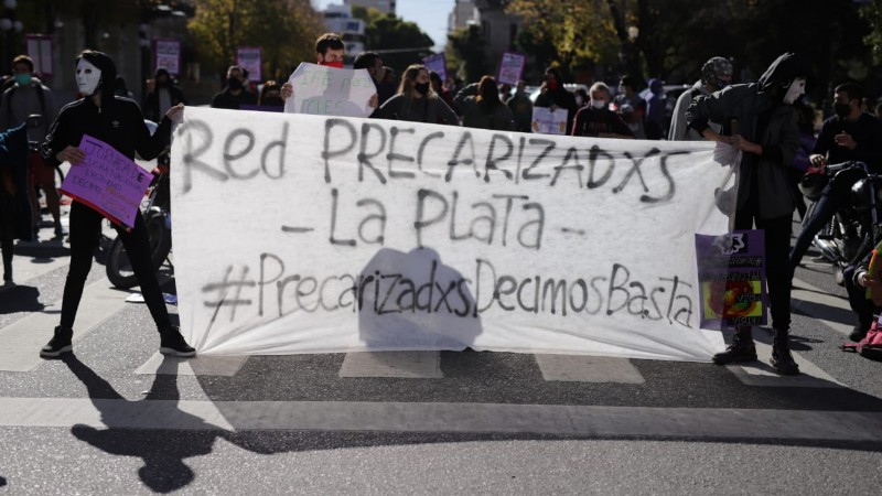 Trabajador de gastronomía: "Hicieron fortunas con nuestras vidas precarias”