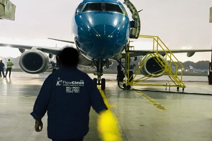 Trabajadores de maestranza del aeropuerto rompen el silencio contra el desprecio patronal