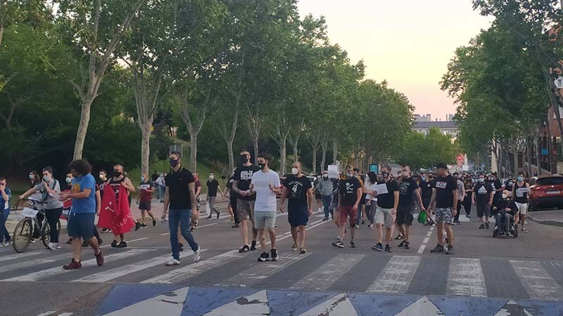 Los barrios obreros de Madrid también se movilizan: “Menos cacerolas y más sanidad pública”