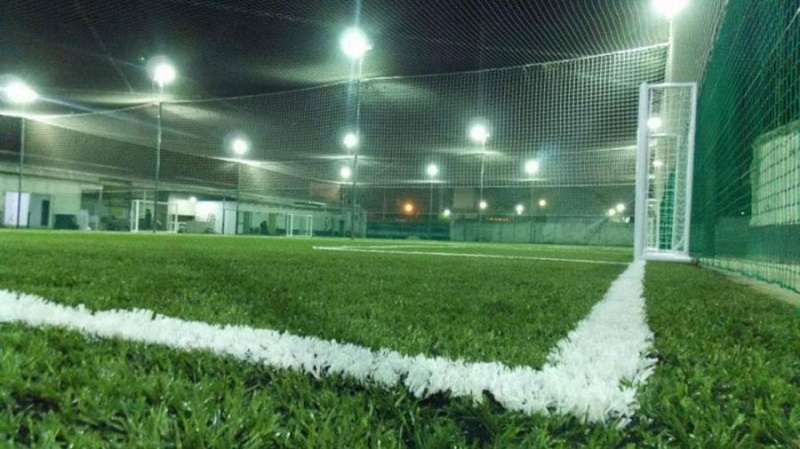 Canchas de futbol 5, Paddel y Tenis: se les cumple la hora sin solución a la vista