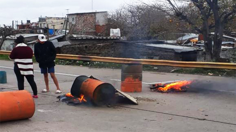 Villa Itatí de Quilmes: vecinos protestan en reclamo de testeos