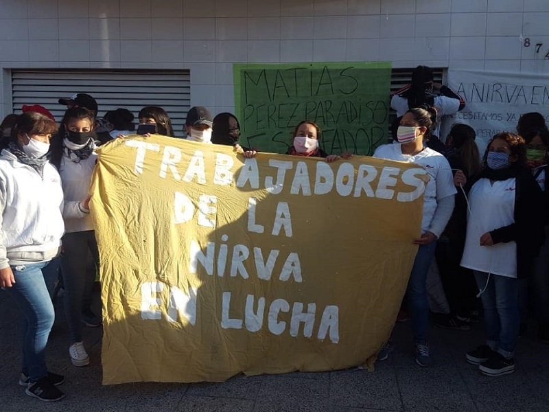 Trabajadores de La Nirva resisten dentro de la fábrica e impulsan un fondo de lucha