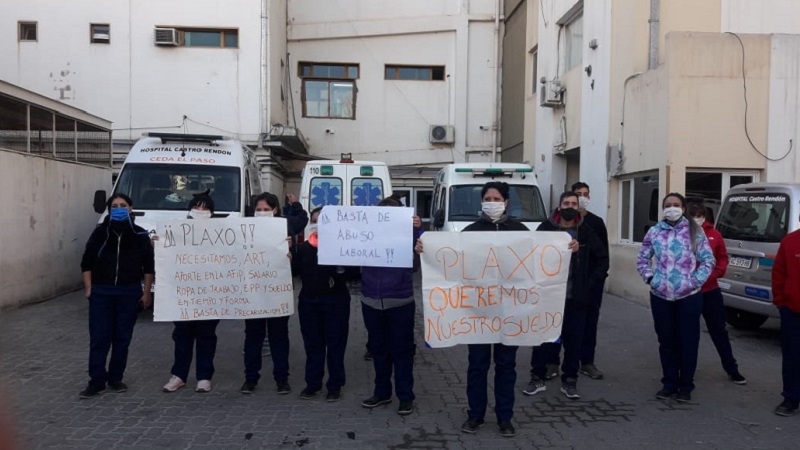 Protesta de los trabajadores de la empresa Plaxo de Neuquén por salarios adeudados