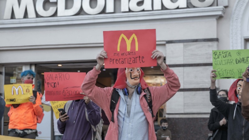 Sentada de la Red de Trabajadores Precarizados e Informales frente a McDonald's