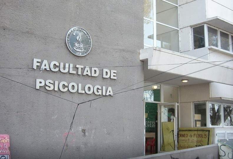 Psicología UNR: La gestión festeja la aprobación de CONEAU: ¿qué hay detrás?