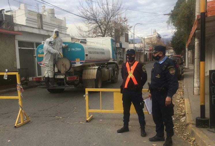 Cerco policial para frenar el brote de Covid en Traslasierra