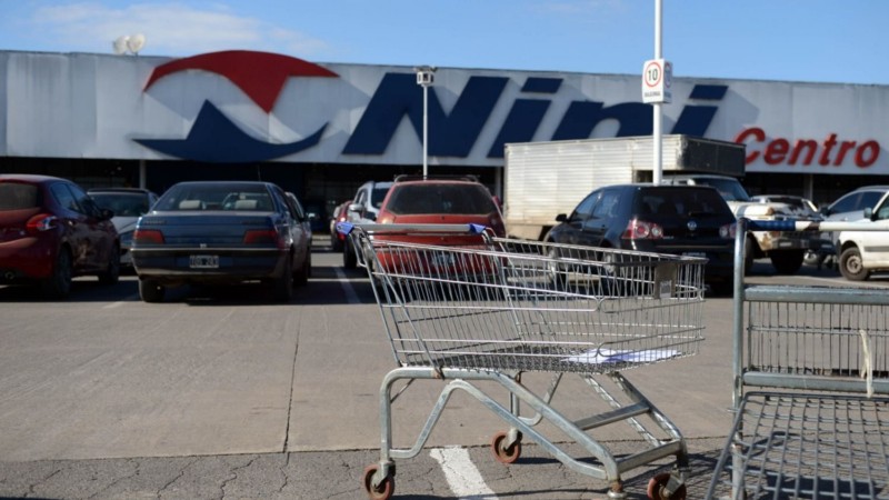 Seis casos confirmados de Covid-19 en el mayorista Nini de La Plata