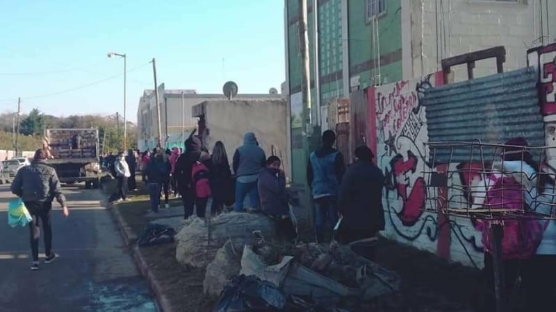 Comedor escolar de Berisso: docentes compran mercadería para sus alumnos