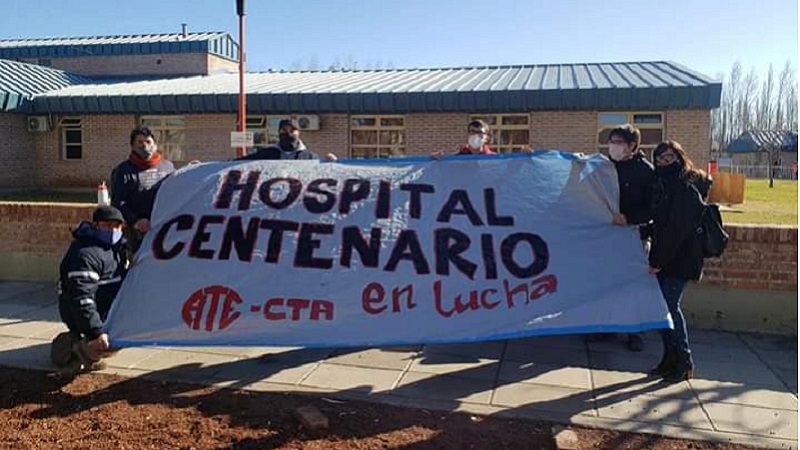 Por falta de respuestas, trabajadores del hospital de Centenario paran por 24 horas