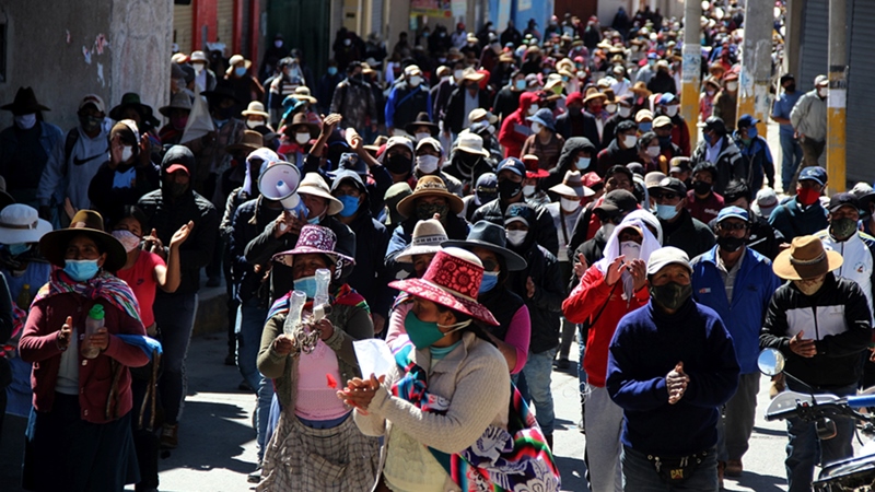 El Gobierno de Perú reprime campesinos que protestan contra la minera Glencore