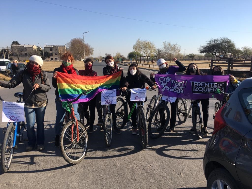 Primer caravana y movilización en contra de la Violencia de Género en nueve localidades del sur cordobés