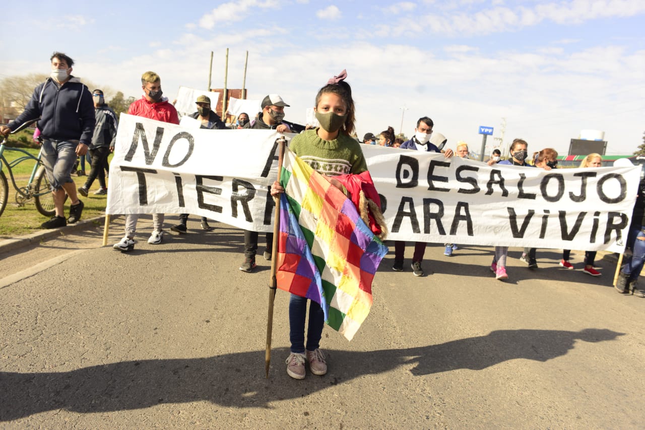 Niños y niñas de la toma de Guernica: “Queremos una casa propia”