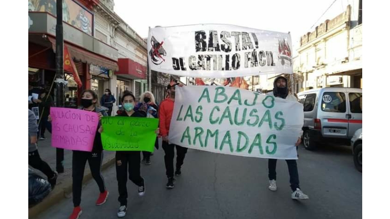 Ensenada: vecinos, organizaciones sociales y políticas se movilizaron contra la represión policial