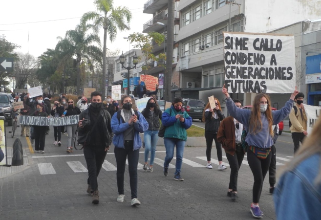 Campana: juventud ambientalista se movilizó en la ciudad