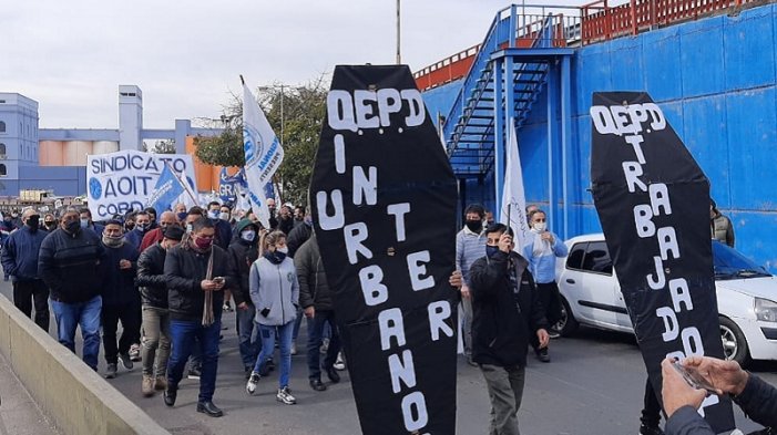 Sigue la dura pelea de los choferes de los interurbanos en Córdoba