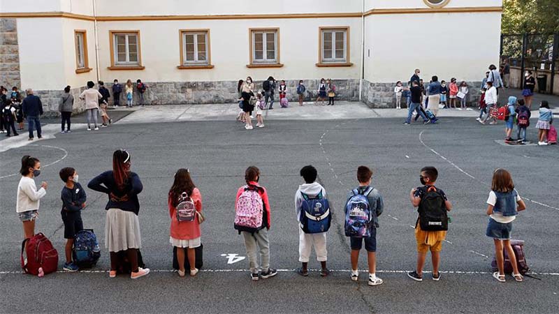 Suspenden clases en Estado español: casos de covid-19 entre profesores y estudiantes