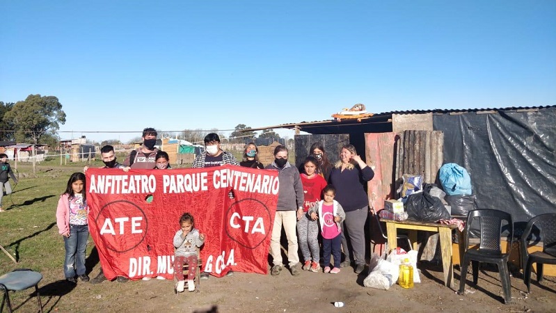 Trabajadores de la Dirección de Música de Ciudad llevaron donaciones a la toma de Guernica