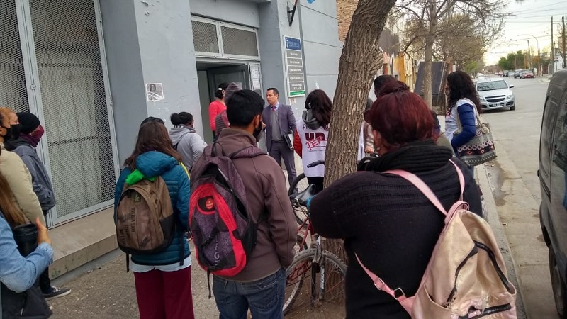 Postergan el desalojo de una toma en Cipolletti