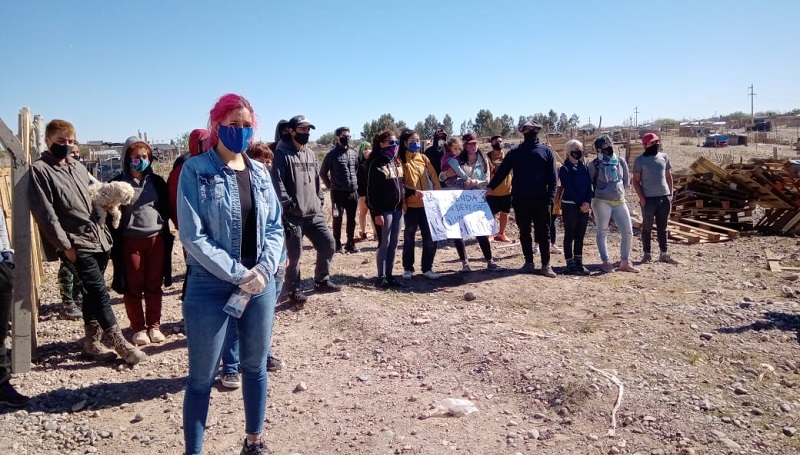 Lanzan campaña en solidaridad con las familias sin vivienda de Centenario