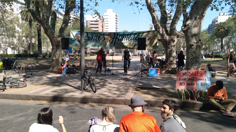 Corte frente a Gobernación en Rosario por Ley de Humedales 