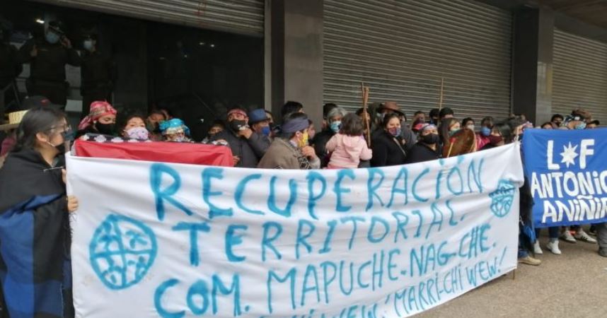 Comunidades mapuches anuncian ocupación de predios particulares y empresas forestales en Chile