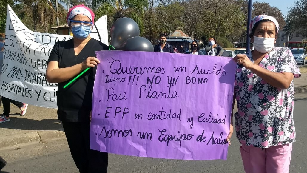 Falsas promesas: trabajadores de la salud de los hospitales covid-19 siguen sin cobrar