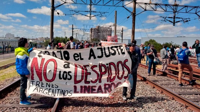 La justicia intima a trabajadores ferroviarios que luchan por su reincorporación