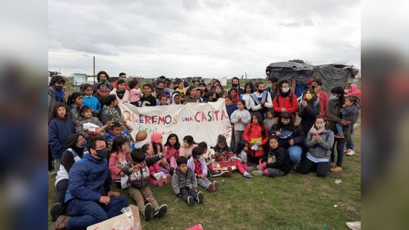  Trabajadores de la salud de La Plata se suman a posta sanitaria en Guernica