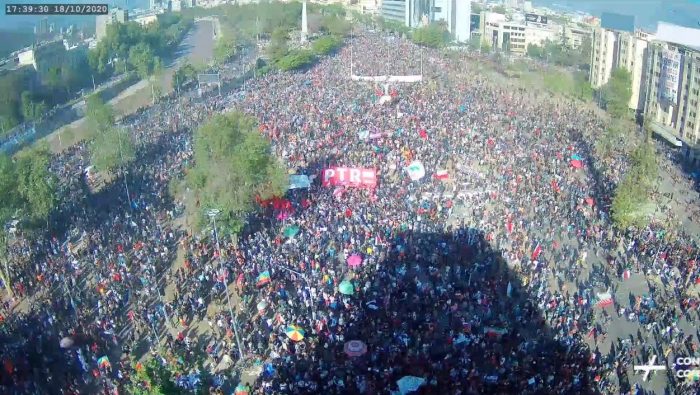 Decenas de miles se manifestaron en Chile a un año del estallido social