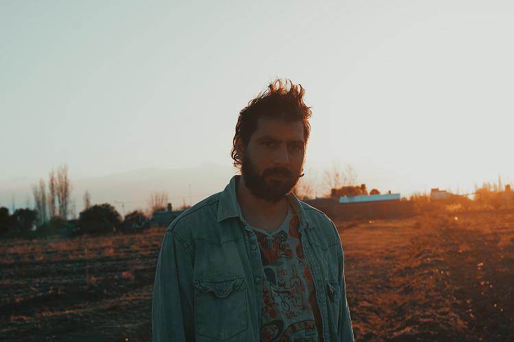 Toby Deltin, el mendocino que rompe la norma estrena su cuarto single “Boleto a la nada” 