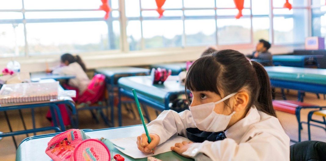 La antipedagogía del protocolo para el regreso presencial a clase en Río Negro