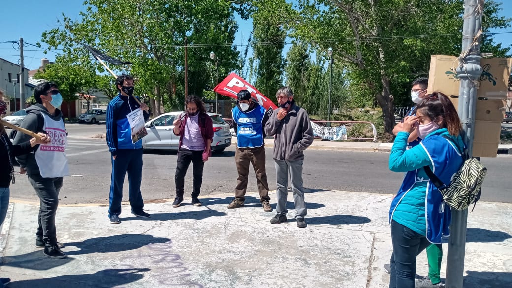 Concentración en Cutral-Có y Plaza Huincul en repudio a la represión y el desalojo en Guernica 