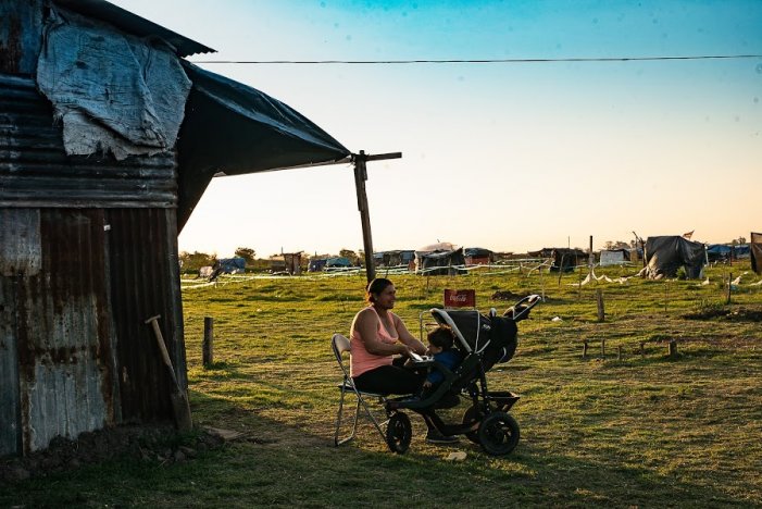 La precariedad habitacional cuando el hogar está encabezado por mujeres