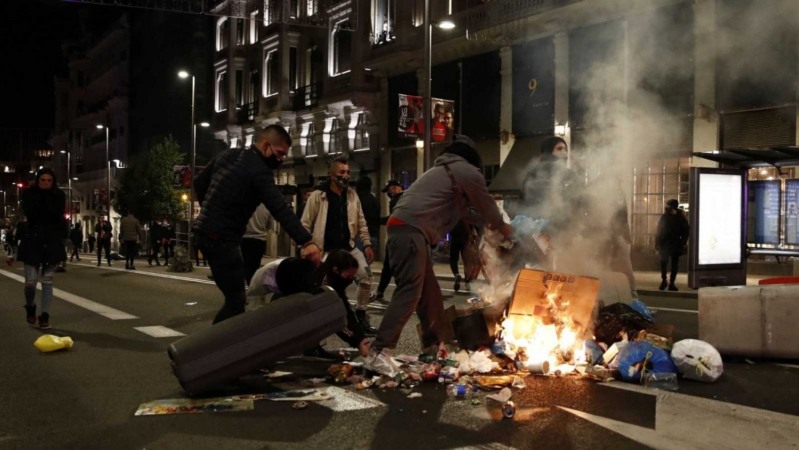 Protestas contra el toque de queda en el Estado español