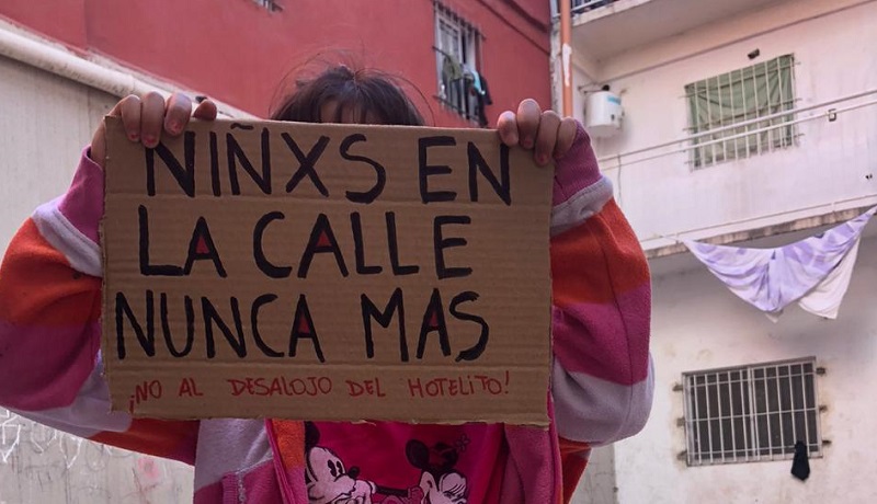 Docentes defienden a las familias de la escuela pública que luchan por vivienda en El Hotelito de la Villa 31