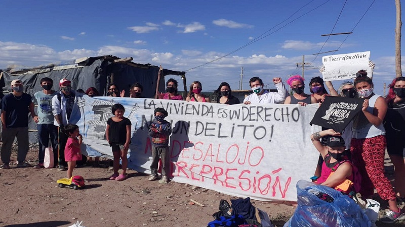 Crece la solidaridad de clase en la toma de Centenario