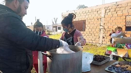 Gray desaloja a las familias sin vivienda y quita las partidas a comedores en Esteban Echeverría